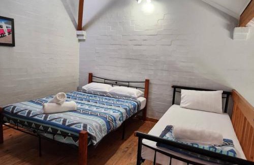 Mandurah House | Loft Villa Pool Spa & Beach Sleeps Six!