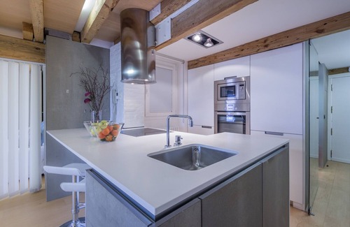 Old Town Apartment | Loft Walls of Pamplona