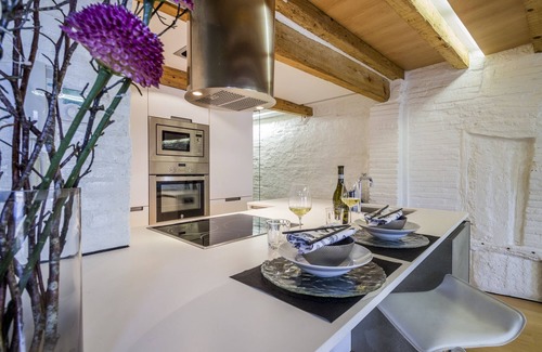 Old Town Apartment | Loft Walls of Pamplona
