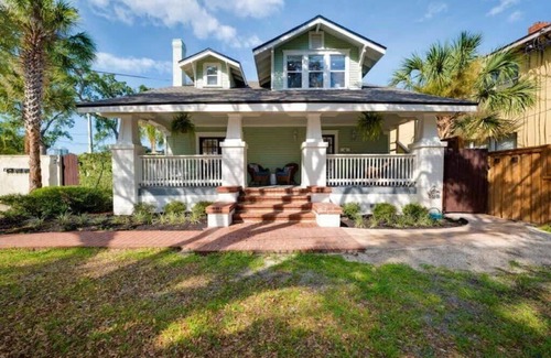 Southbank Apartment | Loft with a Pool! 3BR - Perfect for families