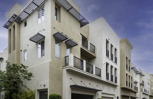 Aliso Viejo Apartment | LOFT21 - PREMIER GUEST ACCOMMODATIONS. JUST BRING YOUR SUITCASE AND A SMILE!