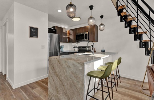 Indianapolis Cottage | Lofted house 3 min from Lucas Oil Stadium/downtown