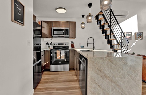 Indianapolis Cottage | Lofted house 3 min from Lucas Oil Stadium/downtown