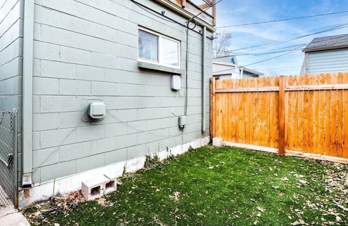 Baker Apartment | Loftium | Bright Suite In the Heart of South Broadway!