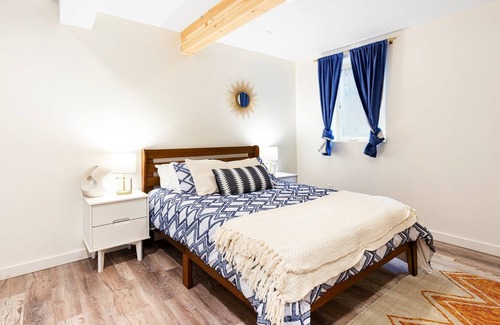 Richmond Apartment | Loftium | Charming 1 BR Guest Suite In Richmond!