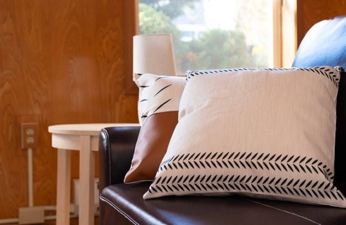 Seaview Apartment | Loftium | Fabulous Guest Suite near Lincoln Park!