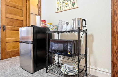 Cole Apartment | Loftium | Peaceful & Cozy 2BR Suite in Historic RiNo Home!