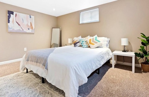 Harvey Park South Apartment | Loftium | Spacious & Gorgeous 3BR Basement Guest Suite!
