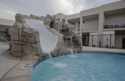 St. George Hotel | Lofts 13 4-bedroom Modern Loft Steps from the Pool