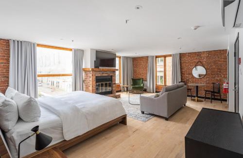 Old Montreal Apartment | Lofts du Vieux-Port by Gray Collection