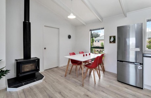 Paihia House | Lofty Te Haumi - Paihia Holiday Home