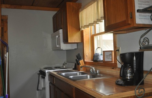 Schnellville House | Log Cabin 2B at Osborn Boat Ramp on Patoka Lake