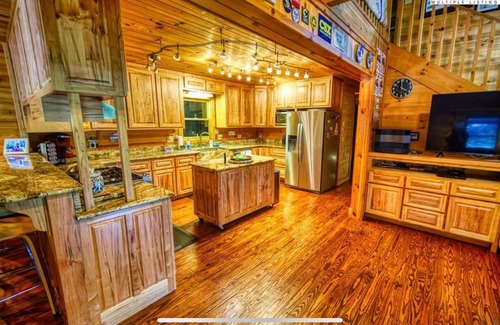 Creston Cabin | Log Cabin at the Twisted River