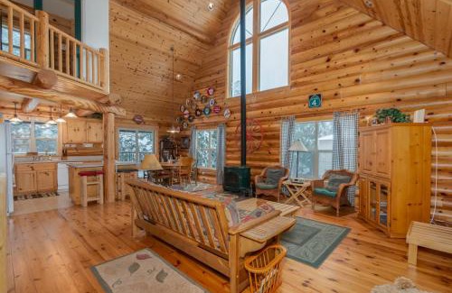 Glencoe House | Log Cabin Hideaway
