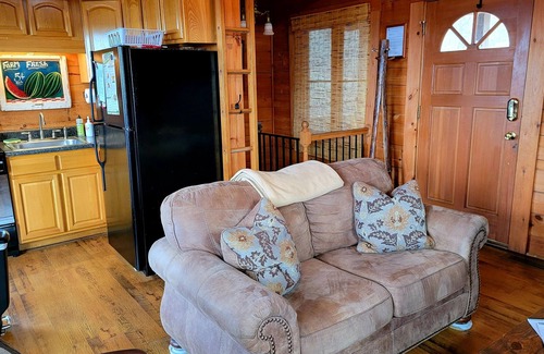 Lupton City Cabin | Log Cabin in the Clouds with a Million Dollar View - Private - Clean & Safe!