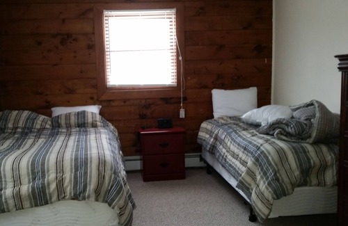 Alexandria House | Log Cabin in the Middle Of It All