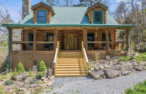 Roan Mountain Cabin | Log Cabin near Ski Mountains