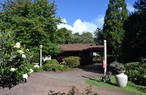 Graskop Resort | Log Cabin & Settlers Village