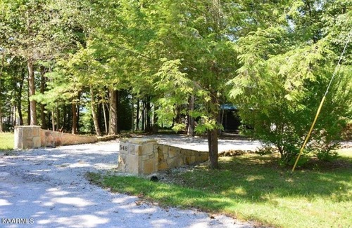 Ozone Cabin | Log Cabin w/Picturesque Mtn View. Private Sunsets. Hot Tub. Kid & Dog Friendly