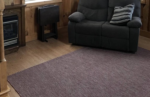 Jonesville Cabin | Log cabin with country ambiance located within city conveniences