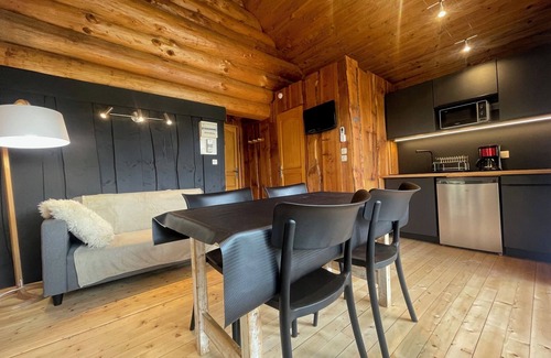 Payzac Ski Chalet | Log Cabin with Lake View – Nature Escape, Terrace, Canoe, and Activities