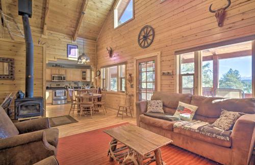 Florissant House | Log Cabin with Mountain Views about 30 Mi to Pikes Peak!