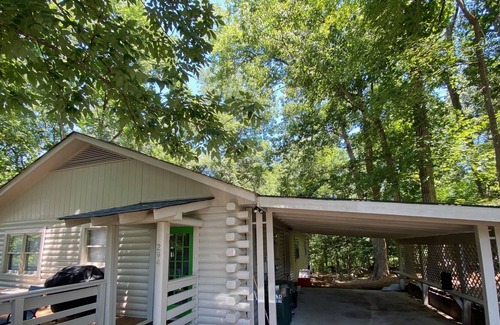 Bowling Green House | Log Cabin with private dock on Lake Wylie