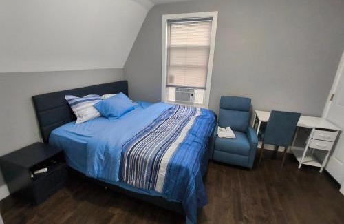 Newark Apartment | Log Comfort 2