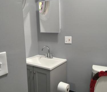 Newark Apartment | Log Comfort 2