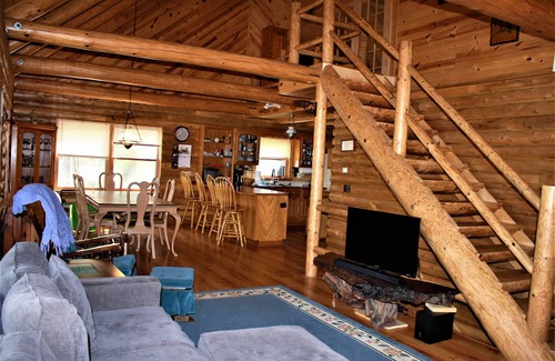 Hadley House | Log Home With 172 Feet Of Lake Front And Dock/Saratoga Is 20 Miles Away