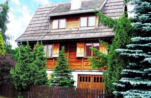 Gizycko House | Log House by Lake Tajty, Masurian Lakes Trail