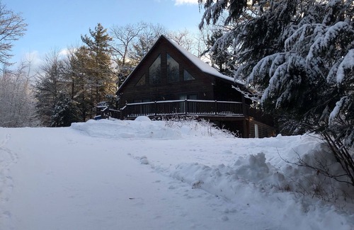 Bridgton House | Log Sided Bridgton Home Close to Skiing and Lakes