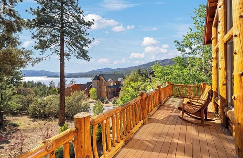 Castle Glen Estates Cabin | Log Styling with Spectacular Lake Views! HOT TUB! Wall to Wall Game Room!