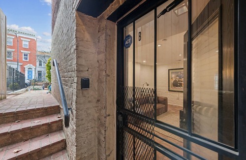 Bloomingdale Apartment | Logan Circle Location! 1BR with laundry/AC/kitchen