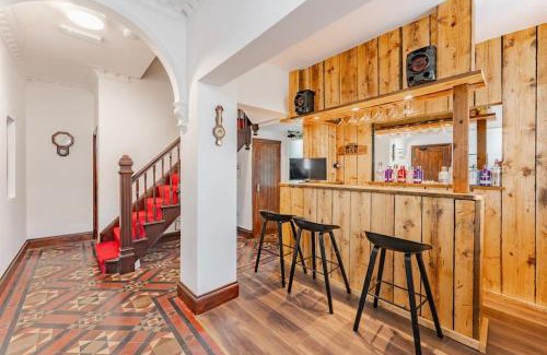 Great Yarmouth Villa | Logan Lodge, Great Yarmouth - for your large group!