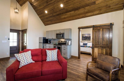 Lakeside Cabin | Logan Pass at Elk Ridge Village cabin 401B with views of Flathead Lake & ⛰️ views