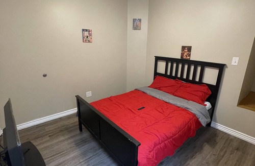 Avondale Apartment | Logan Square Cozy 4BR/2BA, Free Parking, W/D