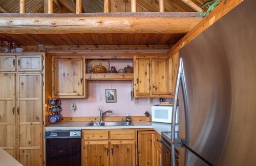 Polson House | LogCabin Sleeps 10 with Dock on Flathead Lake