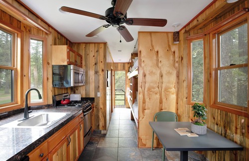 Essex Hotel | LOGE Glacier