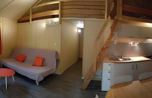Entrepierres Cottage | Logement insolite super confort, piscine chauffée
