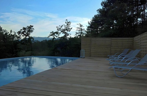 Entrepierres Cottage | Logement insolite super confort, piscine chauffée