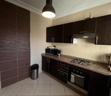 Quartier Des Mimosas Apartment | Logement moderne près du centre-ville 2 min de la gare, 10 min de la plage