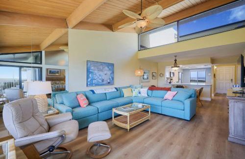 Sanibel Apartment | Loggerhead 523 - Beachfront Residence at Loggerhead Cay with Vaulted Ceilings