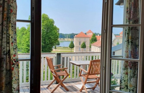 Rheinsberg Apartment | LoggiaHaus am Schloss, 5 Ferienwohnungen, teils mit Schloss- und Seeblick