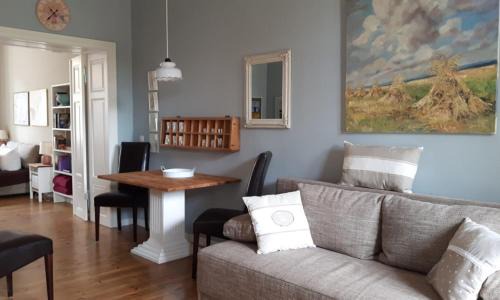 Rheinsberg Apartment | LoggiaHaus am Schloss, 5 Ferienwohnungen, teils mit Schloss- und Seeblick