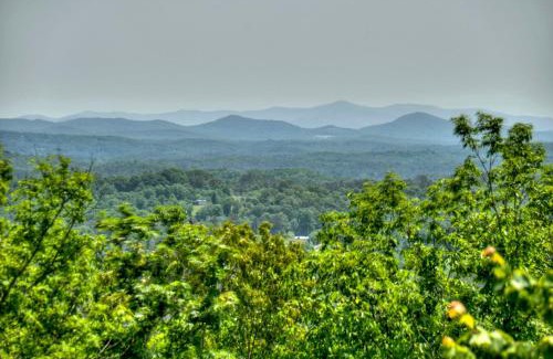 Blue Ridge House | Logging Memories Cabin w Beautiful Mountain View