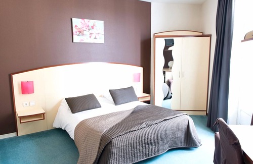 Montmorillon Hotel | Logis Hotel de France Restaurant le Lucullus