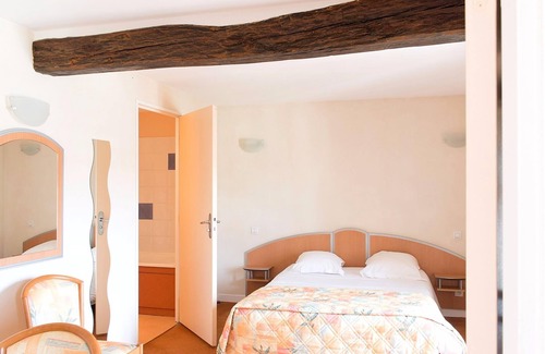 Montmorillon Hotel | Logis Hotel de France Restaurant le Lucullus