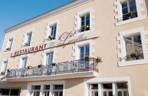 Montmorillon Hotel | Logis Hotel de France Restaurant le Lucullus