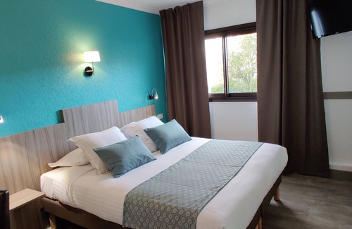 Royan Hotel | Logis Hotel Les Bleuets